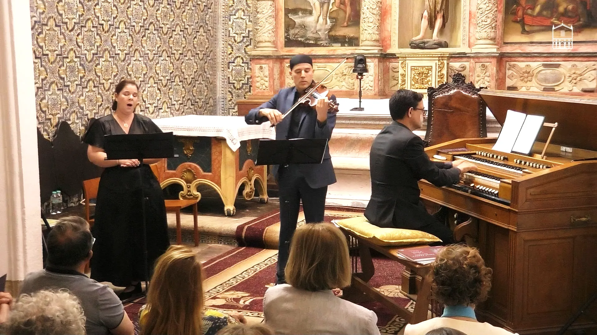 Rafael dos Reis – harmónio, João Cunha – violino e Joana Godinho – canto